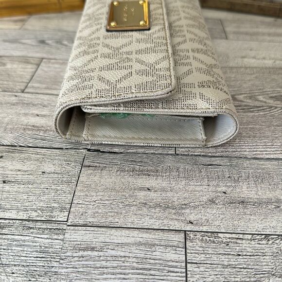 Michael Kors Jet Set Wallet With Check Book Cover - Picture 6 of 16